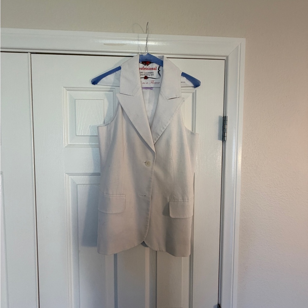 Banana Republic Cream Sleeveless Blazer Vest